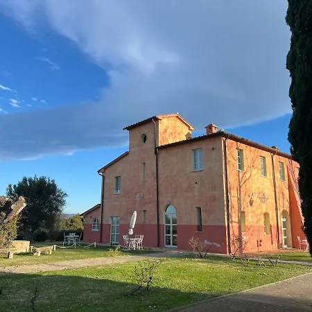 Elegante In Un Casolare Toscano