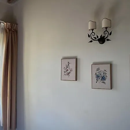 Апартаменты Elegante In Un Casolare Toscano Скарлино