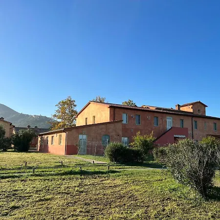 Апартаменты Elegante In Un Casolare Toscano *