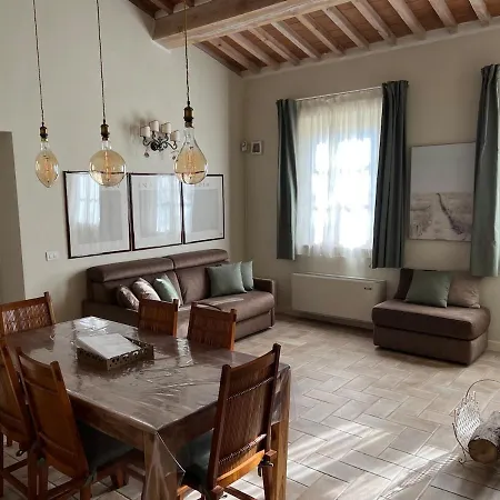 Апартаменты Elegante In Un Casolare Toscano *