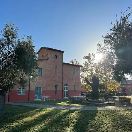 Elegante In Un Casolare Toscano