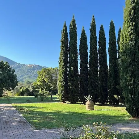 Elegante In Un Casolare Toscano Апартаменты