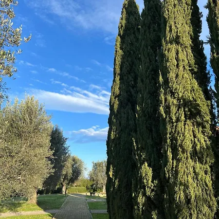 Апартаменты Elegante In Un Casolare Toscano Скарлино