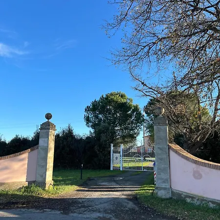 Апартаменты Elegante In Un Casolare Toscano Скарлино